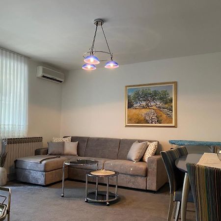 Apartman Njivice Exterior photo