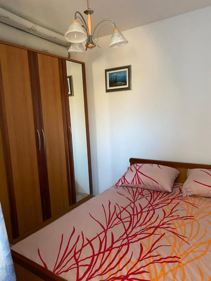 Apartman Njivice Exterior photo