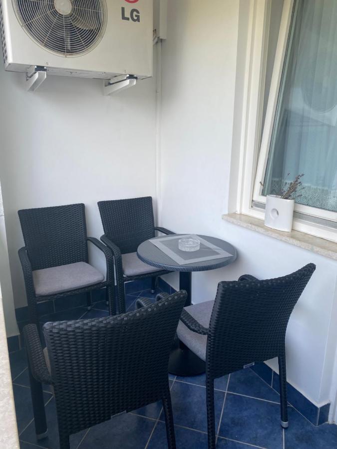 Apartman Njivice Exterior photo