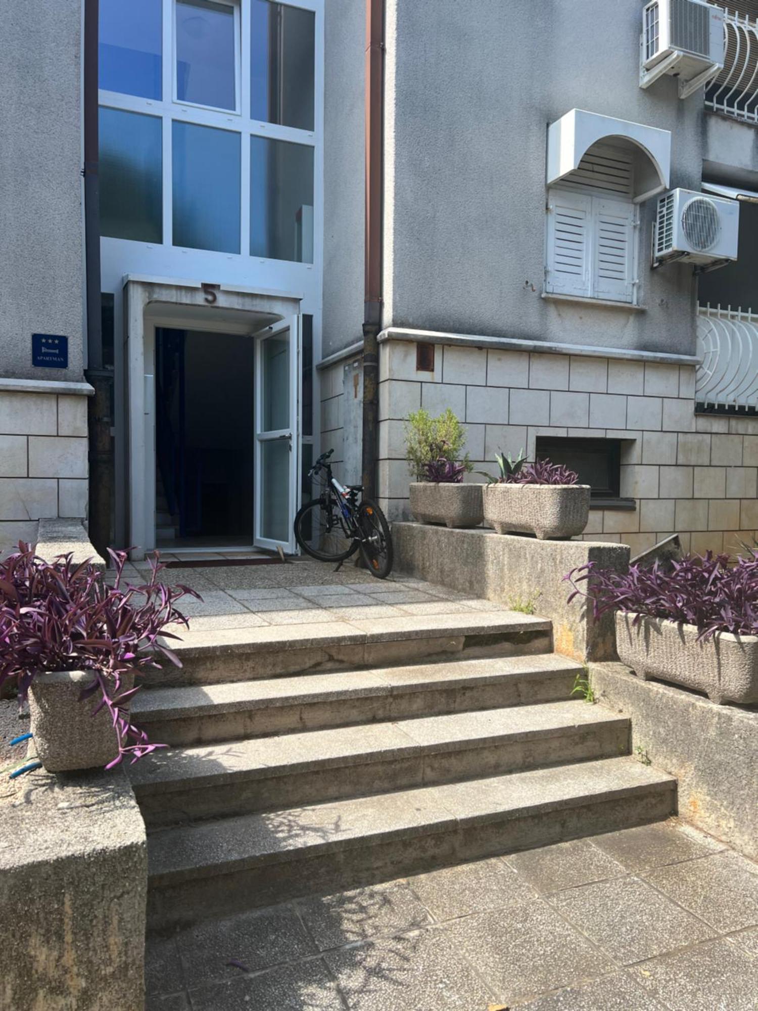 Apartman Njivice Exterior photo